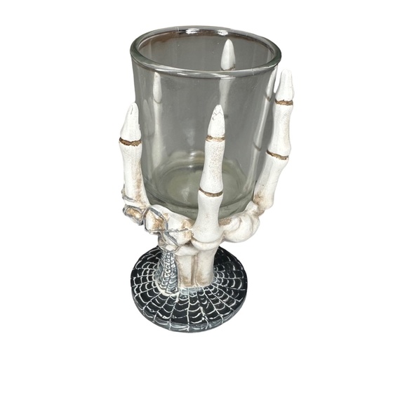 Yankee Candle 1687150 Skull Hand Votive Candle Holder - Picture 2 of 2